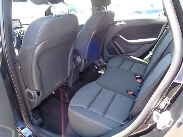 Mercedes-Benz B Class view 8