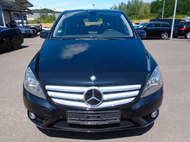Mercedes-Benz B Class view 2