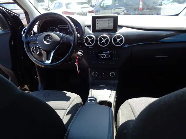 Mercedes-Benz B Class view 11