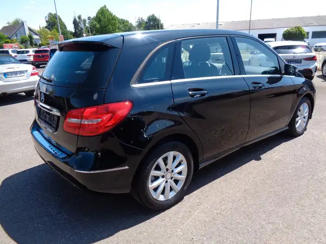 Mercedes-Benz B Class view 4