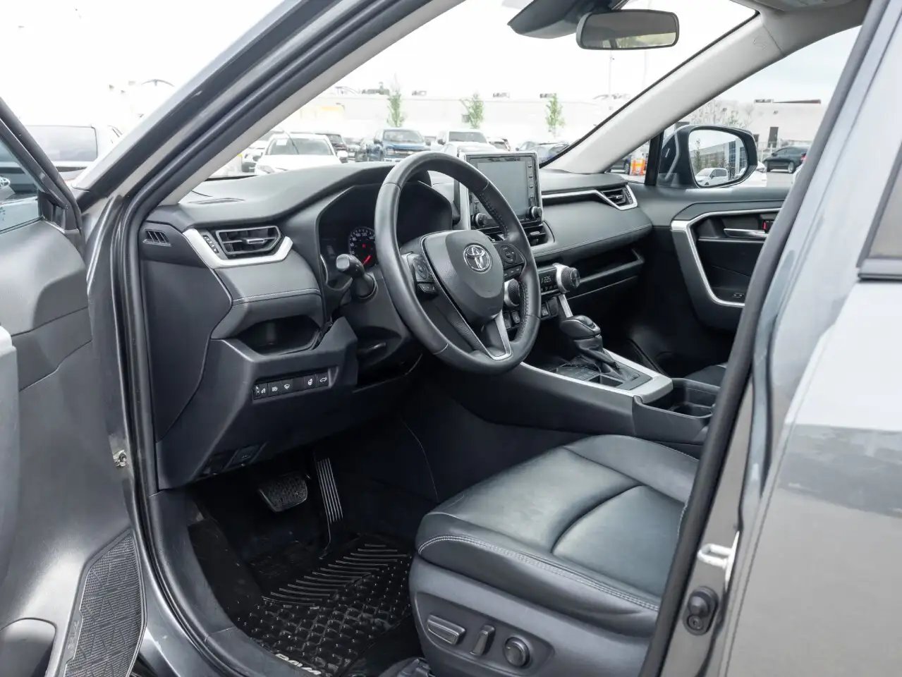 Toyota RAV 4 снимка Toyota RAV 4