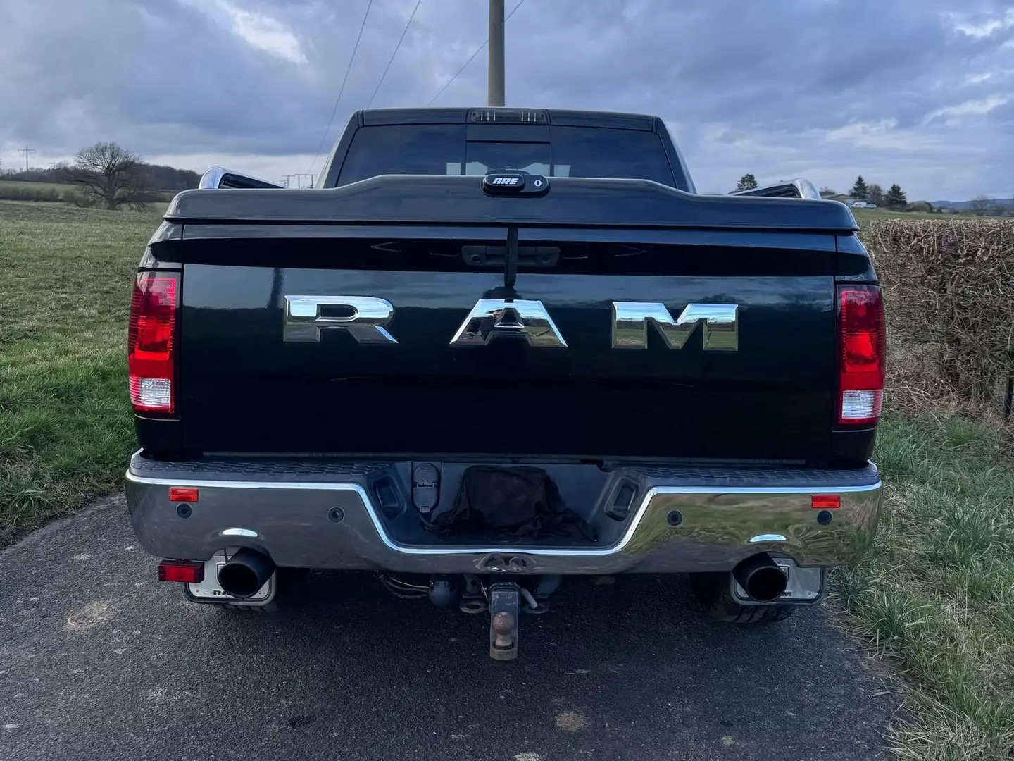 Dodge RAM Laramie 5.7 Hemi Noir - 2