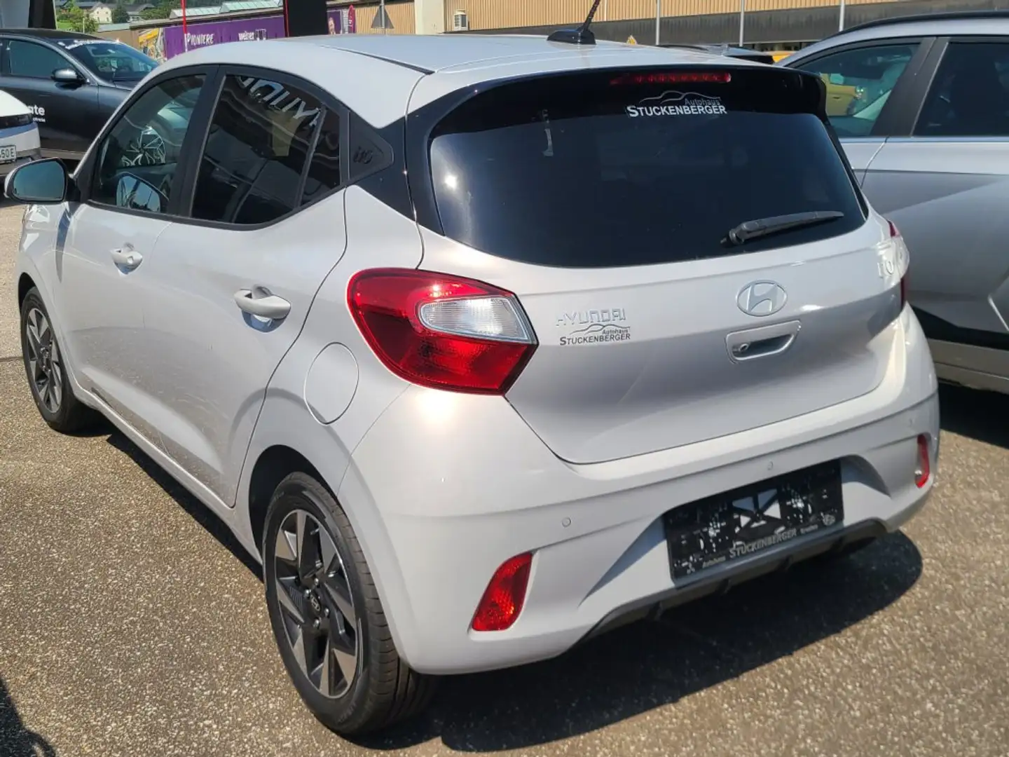 Hyundai i10 GO Plus 1,0 MT a5bu1z Grau - 1