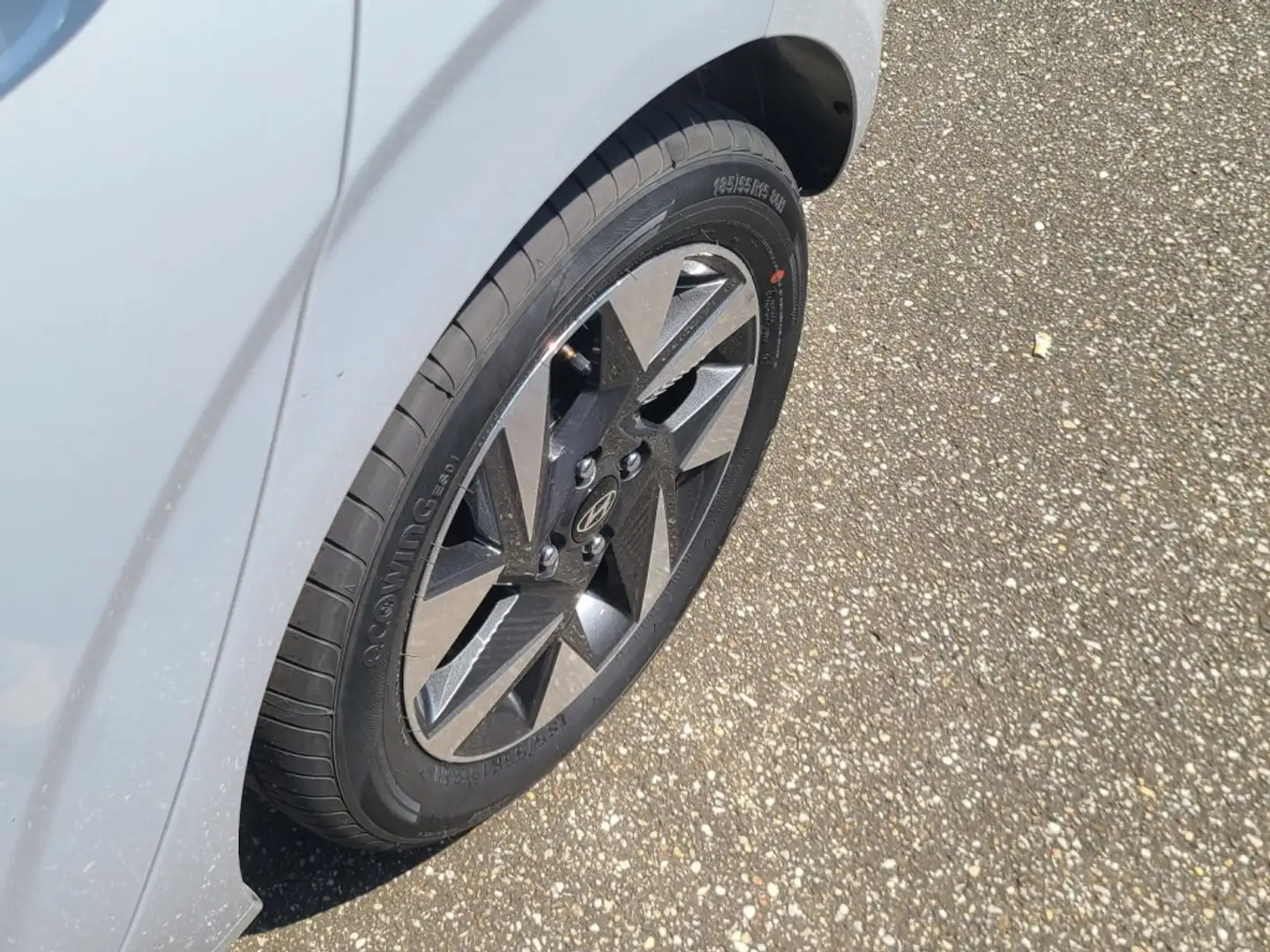 Hyundai i10 GO Plus 1,0 MT a5bu1z Grau - 2