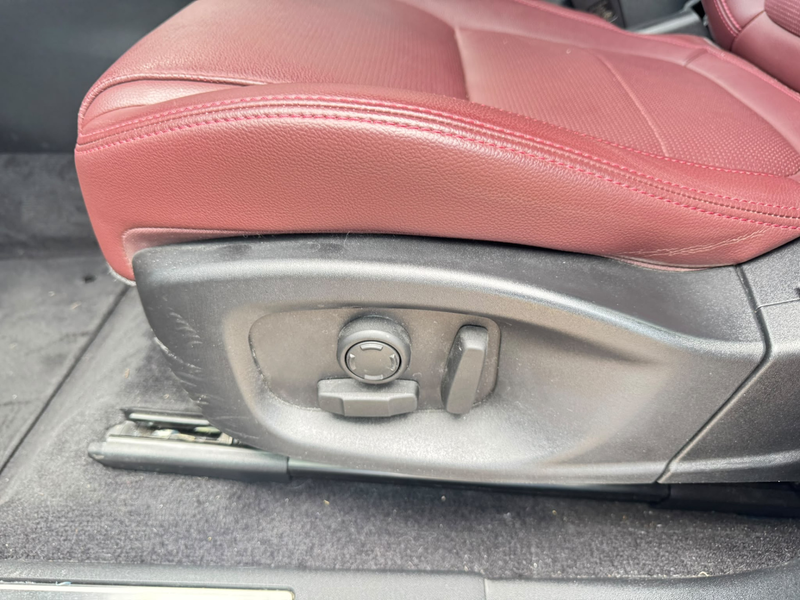 Jaguar E-Pace 1.5 P300e AWD R-Dynamic S — photo 10