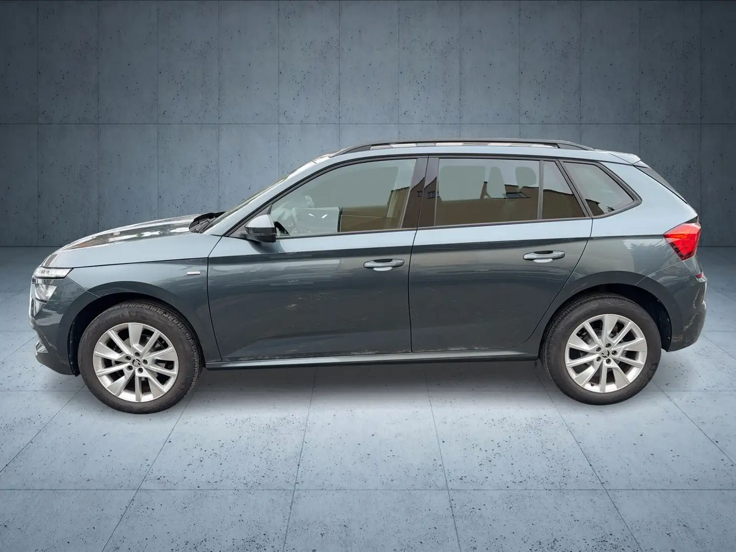 Skoda Kamiq Clever 1.5 TSI Navi LED Rückfahrkamera ACC Kessy Grau - 2