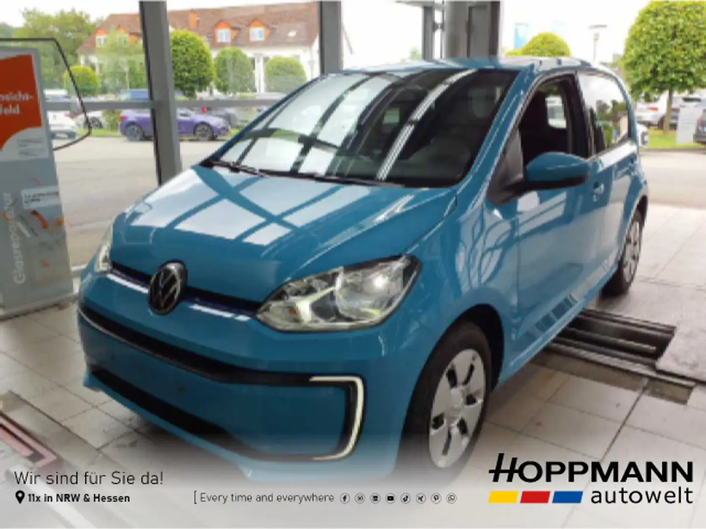 Volkswagen e-up! Max nza Max Rear View CCS Maps + More Blau - 1
