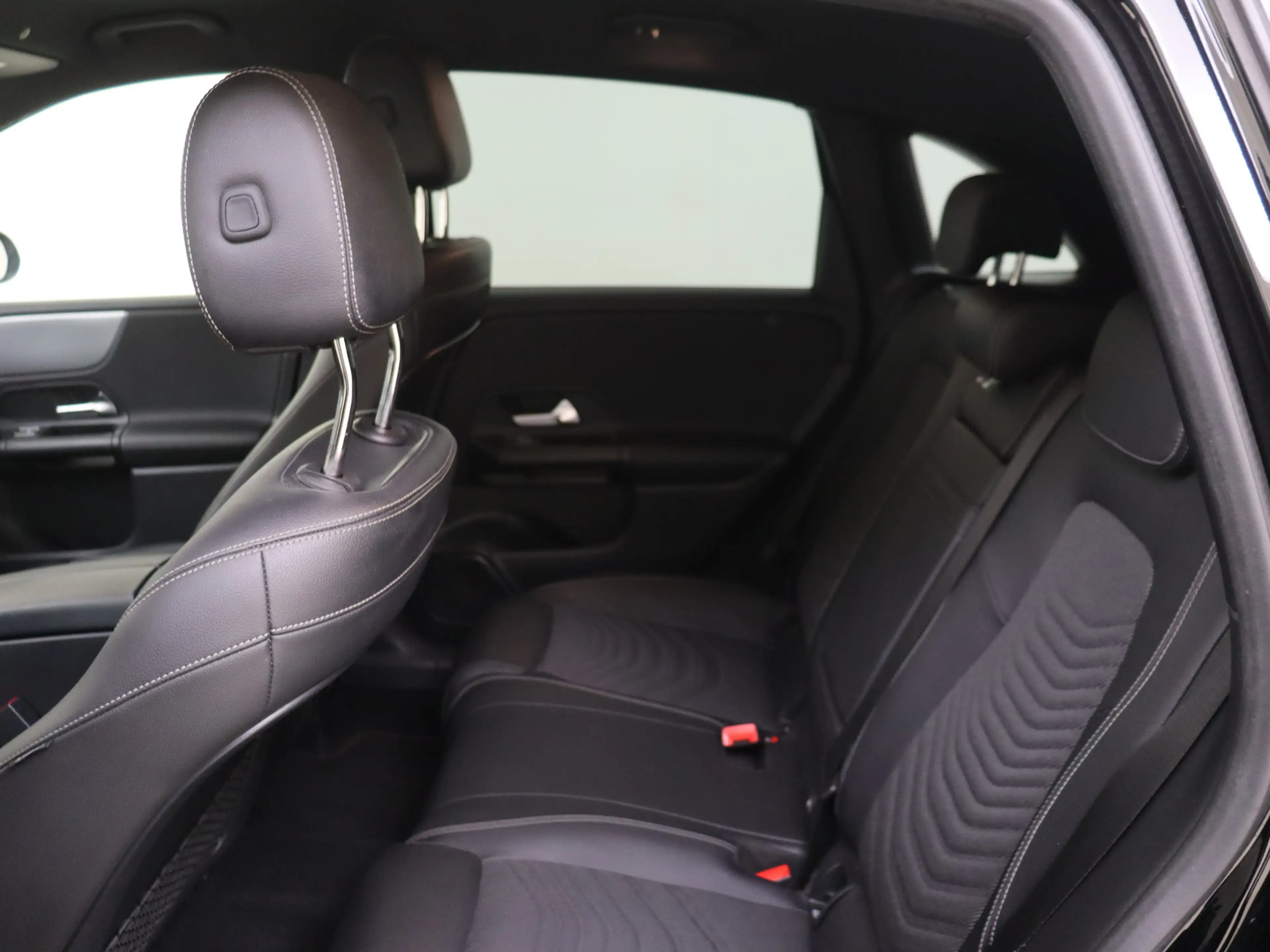 Mercedes-Benz B 160 CARPLAY NAVIGATIE | HALF LEDER | DIGITALE COCKPIT — photo 12