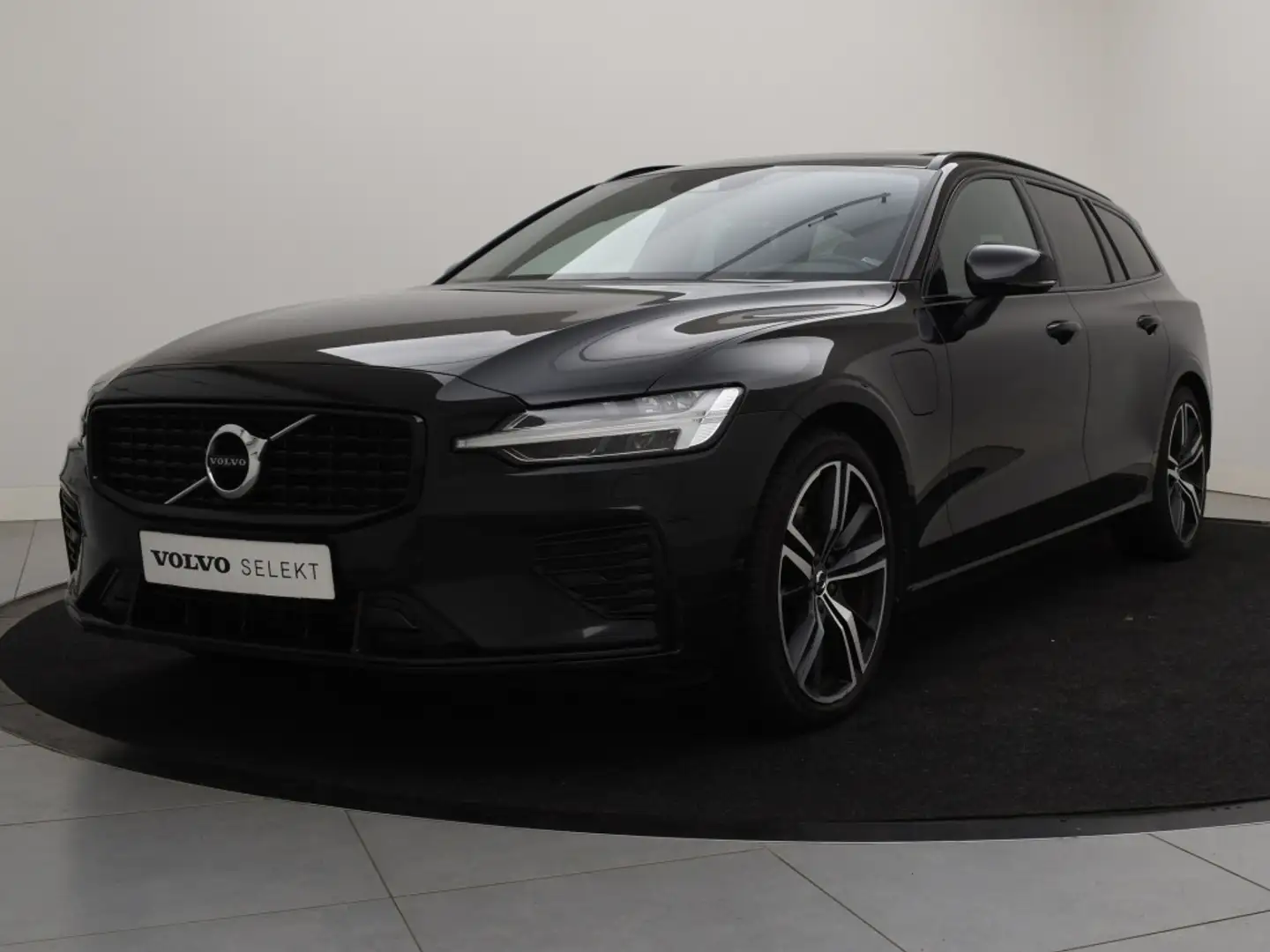 Volvo V60 T6 PLUG-IN HYBRID R-DESIGN SCHUIFDAK ACC KEYLESS 1 Zwart - 2