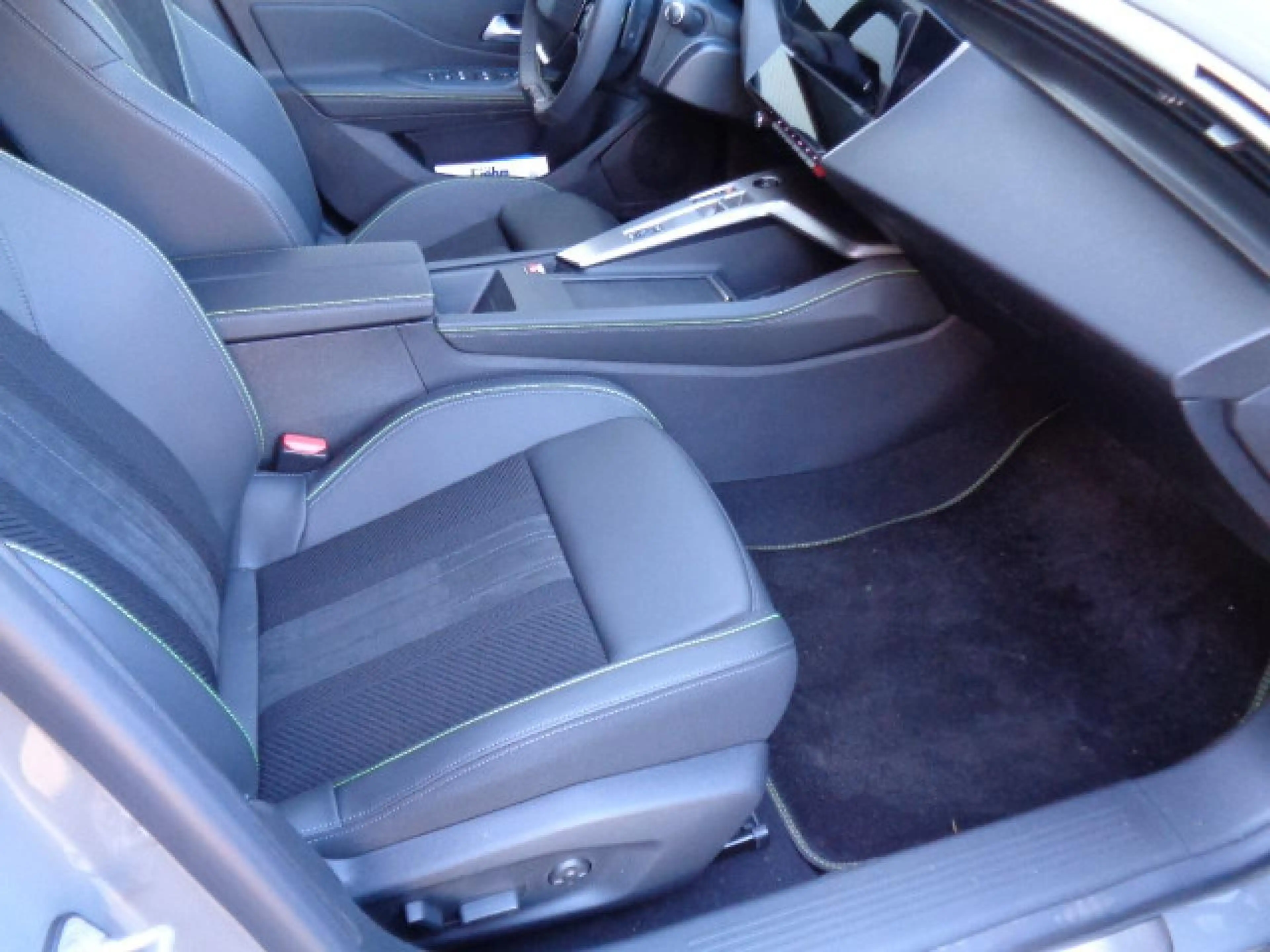 Peugeot 408 Hybrid 145 GT Exclusive Alcantara, Navi, — photo 8