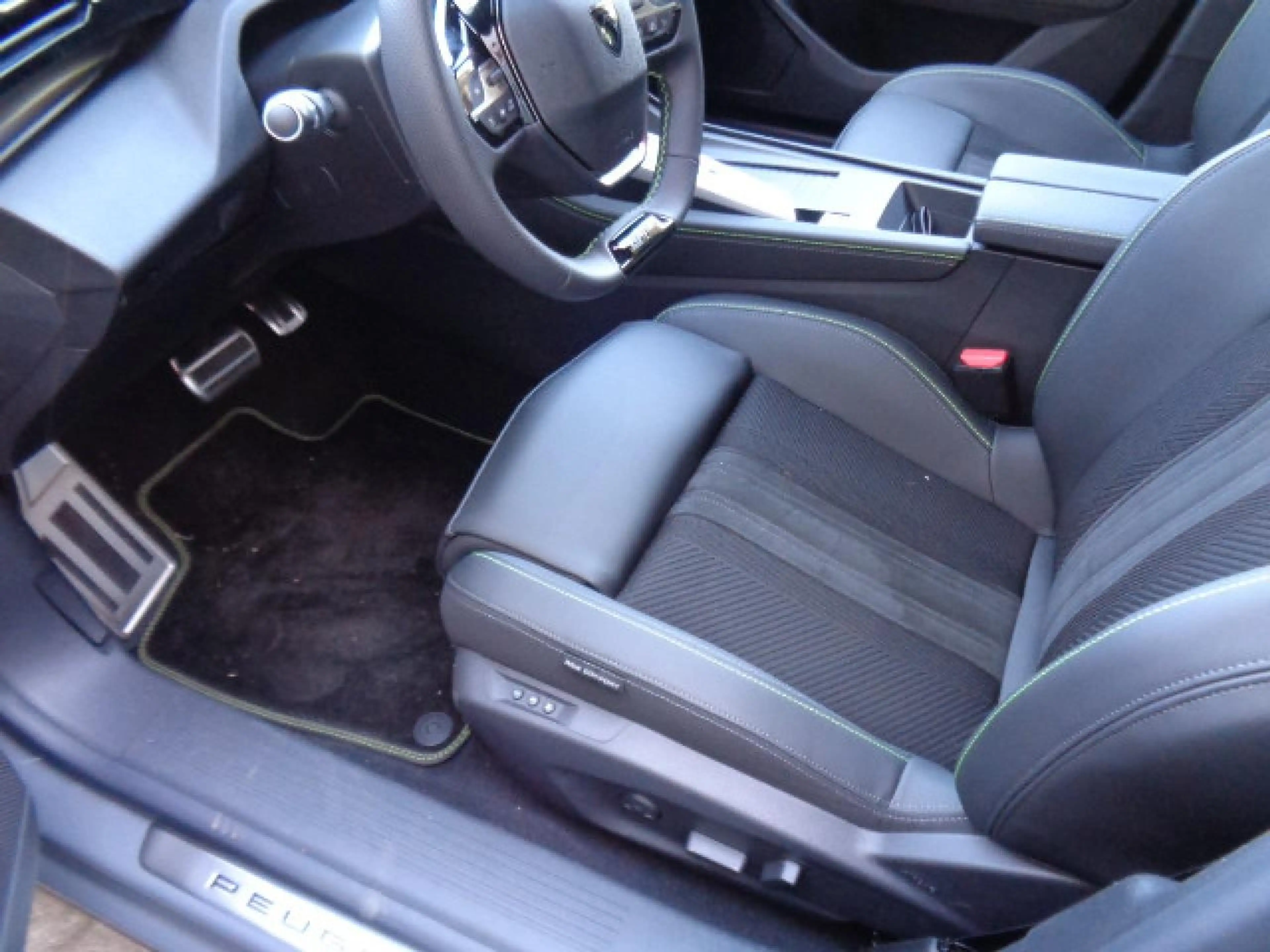 Peugeot 408 Hybrid 145 GT Exclusive Alcantara, Navi, — photo 11