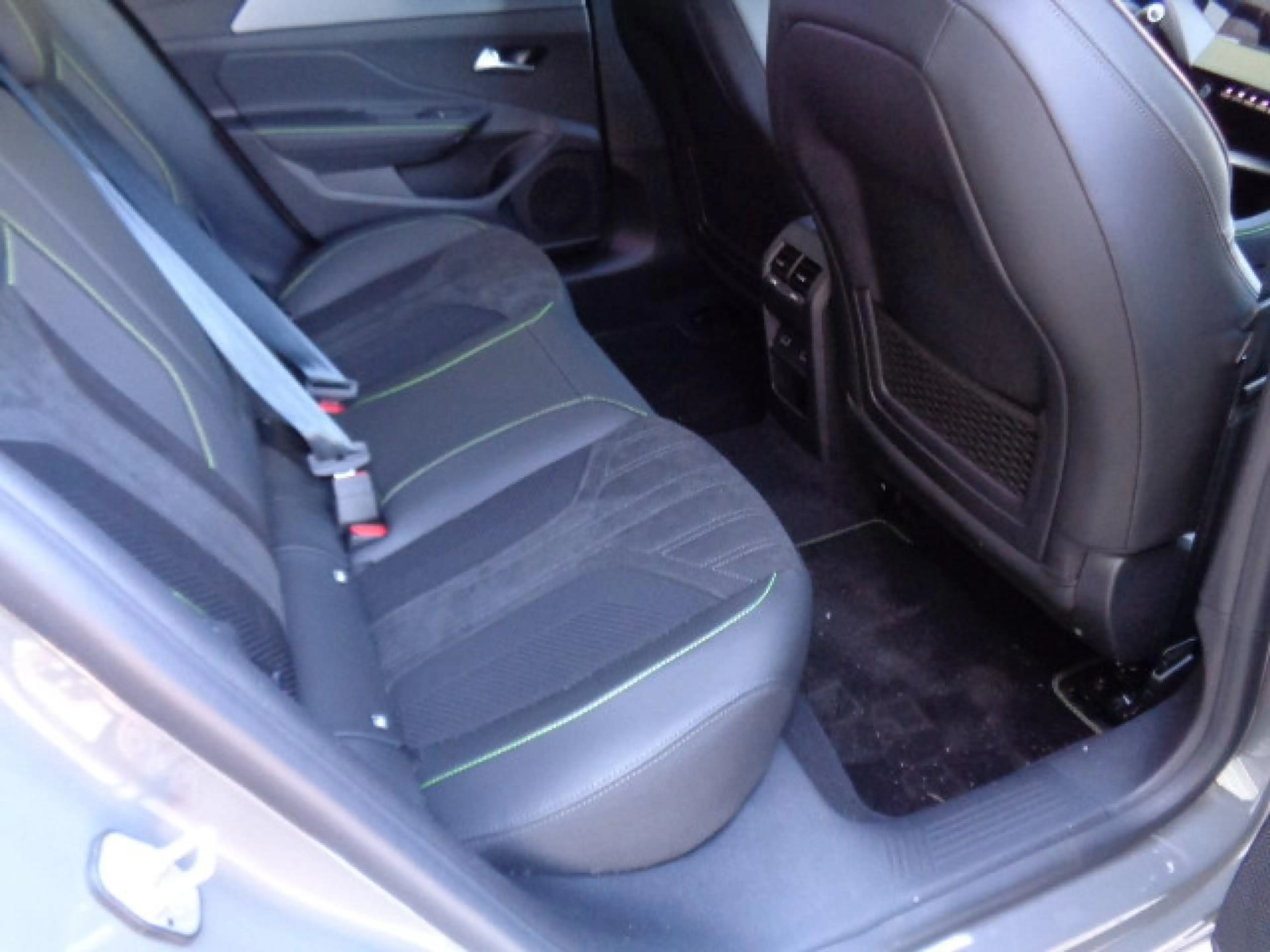 Peugeot 408 Hybrid 145 GT Exclusive Alcantara, Navi, — photo 9