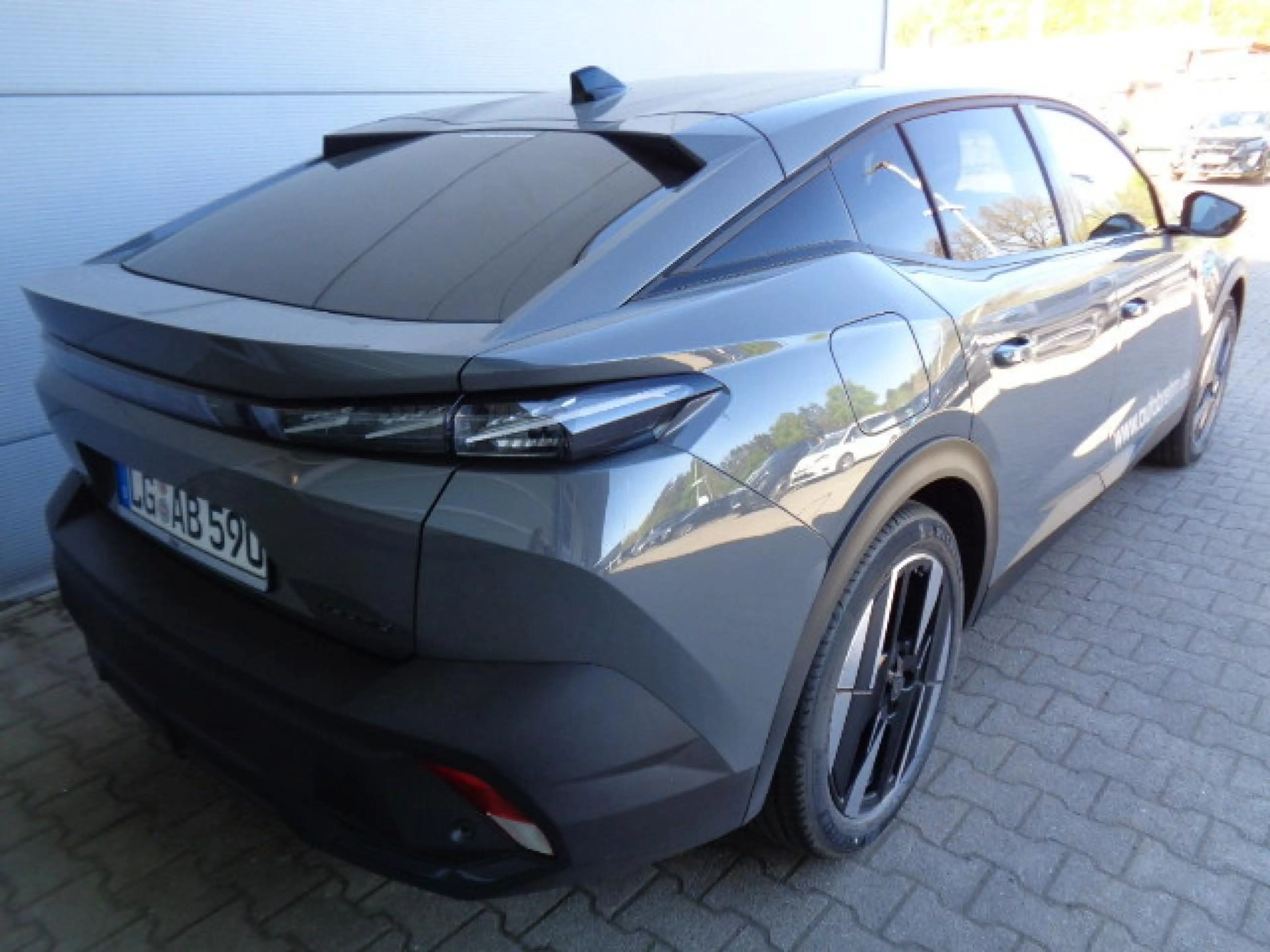 Peugeot 408 Hybrid 145 GT Exclusive Alcantara, Navi, — photo 7