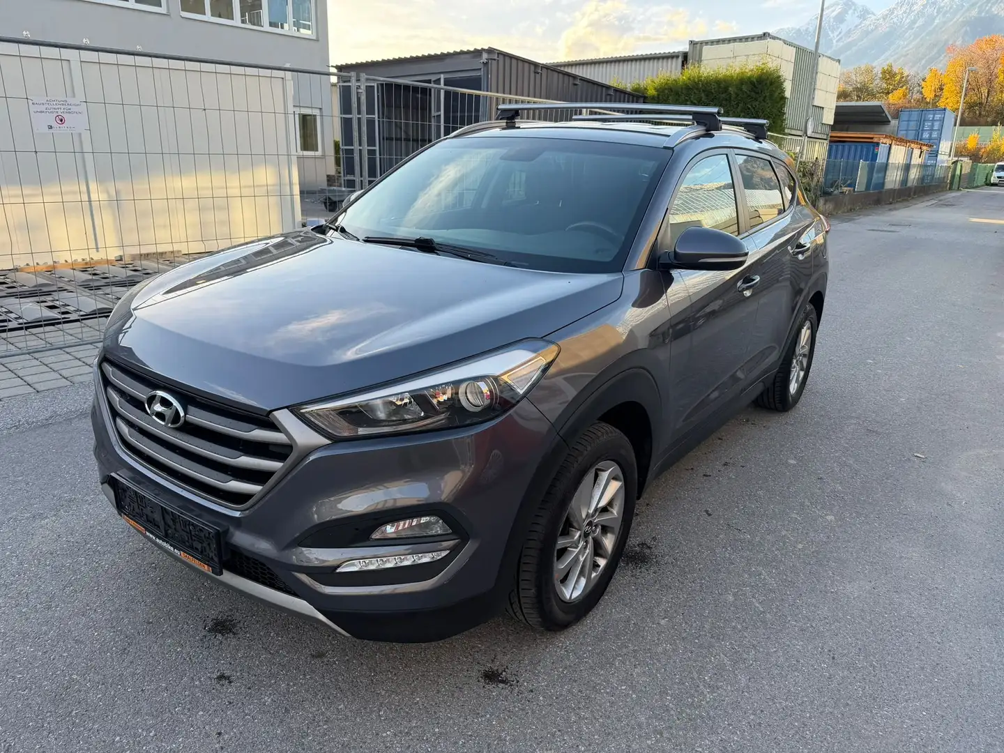 Hyundai TUCSON Trend 2.0 4WD Grau - 1