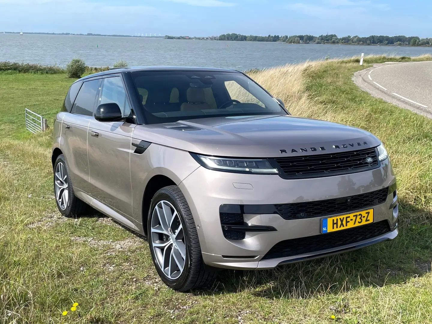 Land Rover Range Rover Sport P440e Dynamic HSE Beige - 2