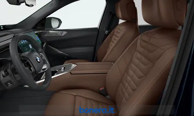 BMW X5 view 4