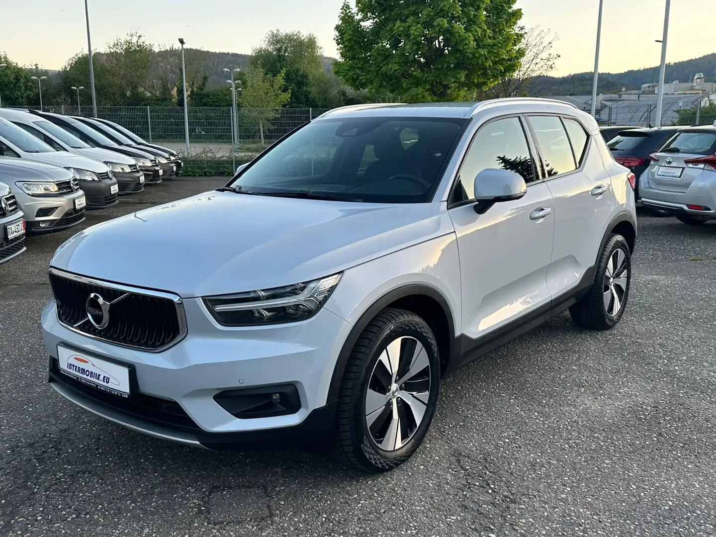 Volvo XC40 D3 Geartronic LED Navi Kamera AHK Euro6 Top Argent - 1