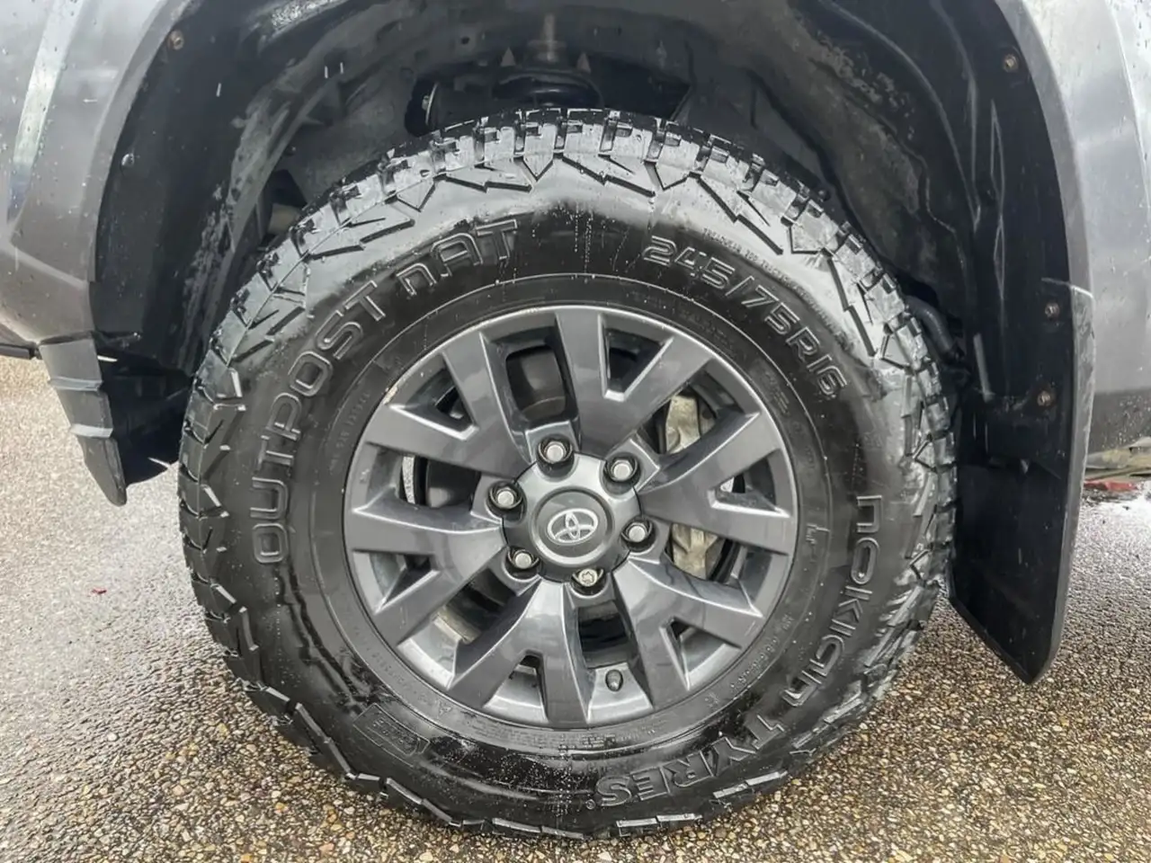 Toyota Tacoma снимка Toyota Tacoma