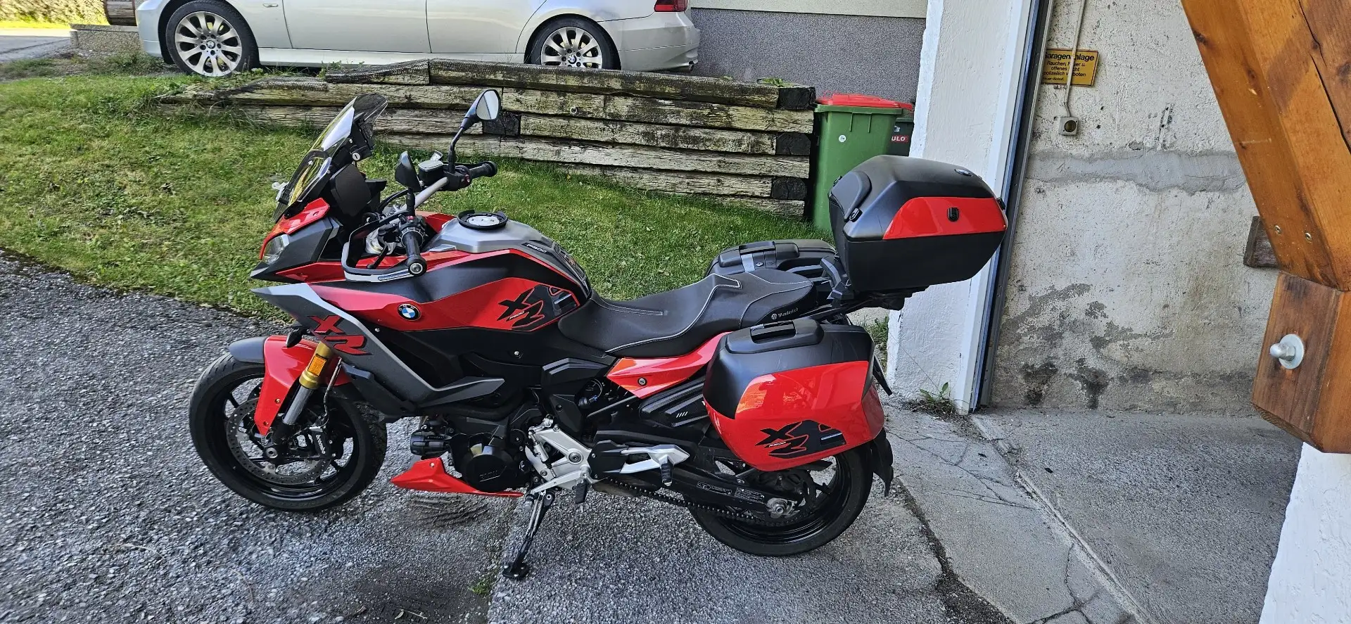 BMW F 900 XR Schwarz teilfoliert alle Koffer mit innentaschen Rot - 1