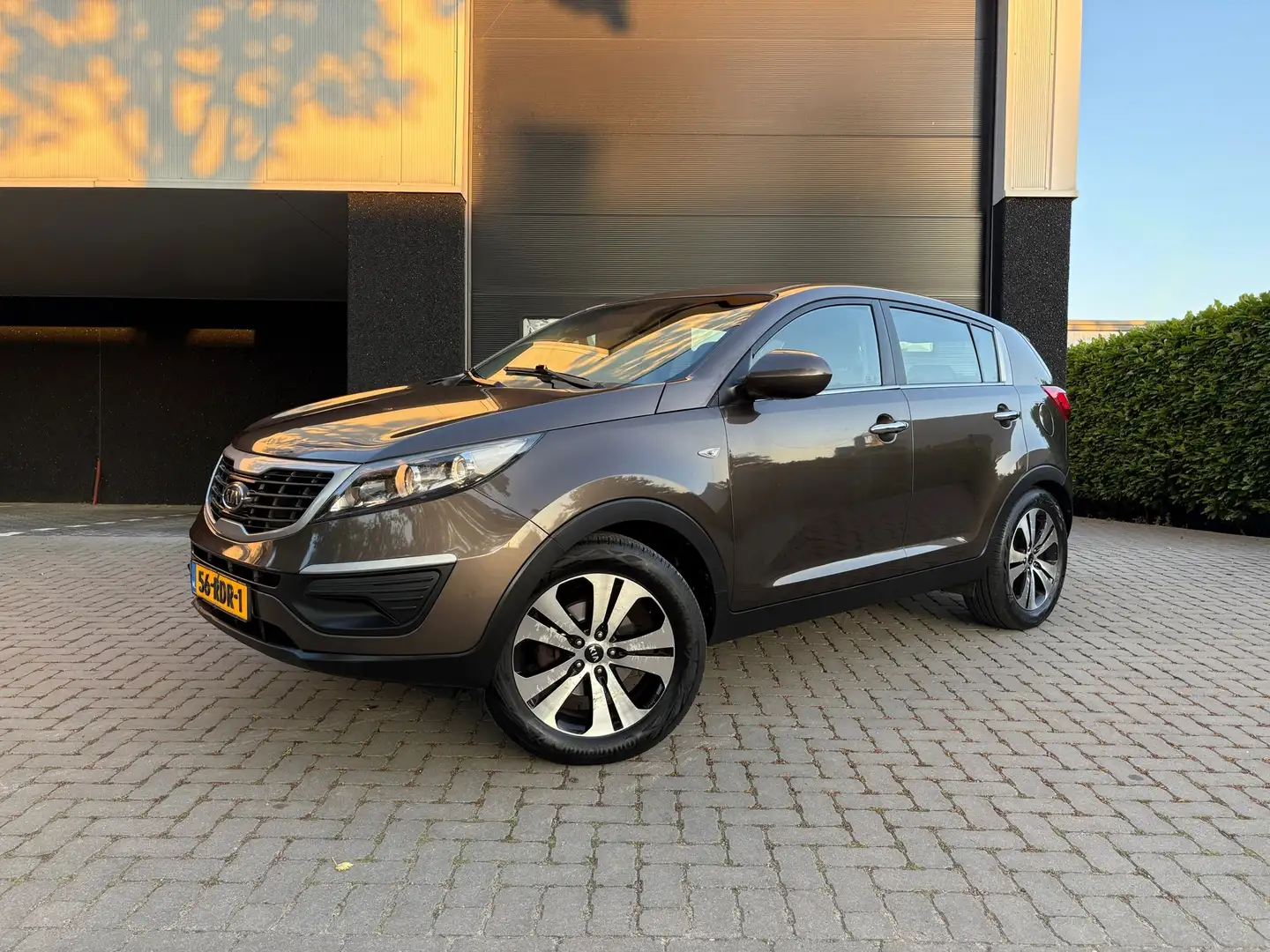 Kia Sportage 1.6 GDI X-tra - Airco - NAP - Trekhaak Bruin - 2