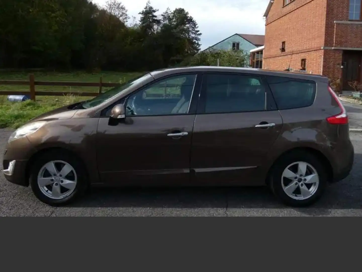 Renault Grand Scenic Grand Scénic 1.5 dCi Privilège 7pl. FAP Brun - 2