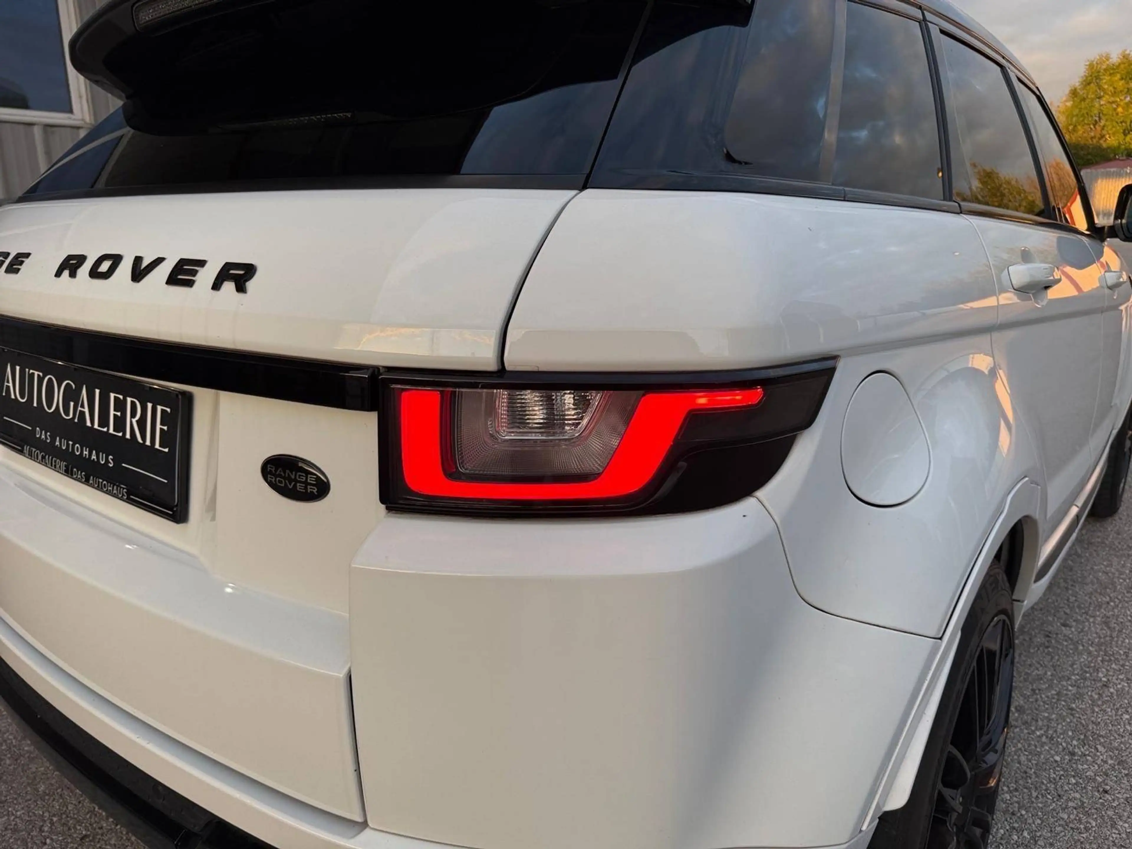 Land Rover Range Rover Evoque Pure — photo 9