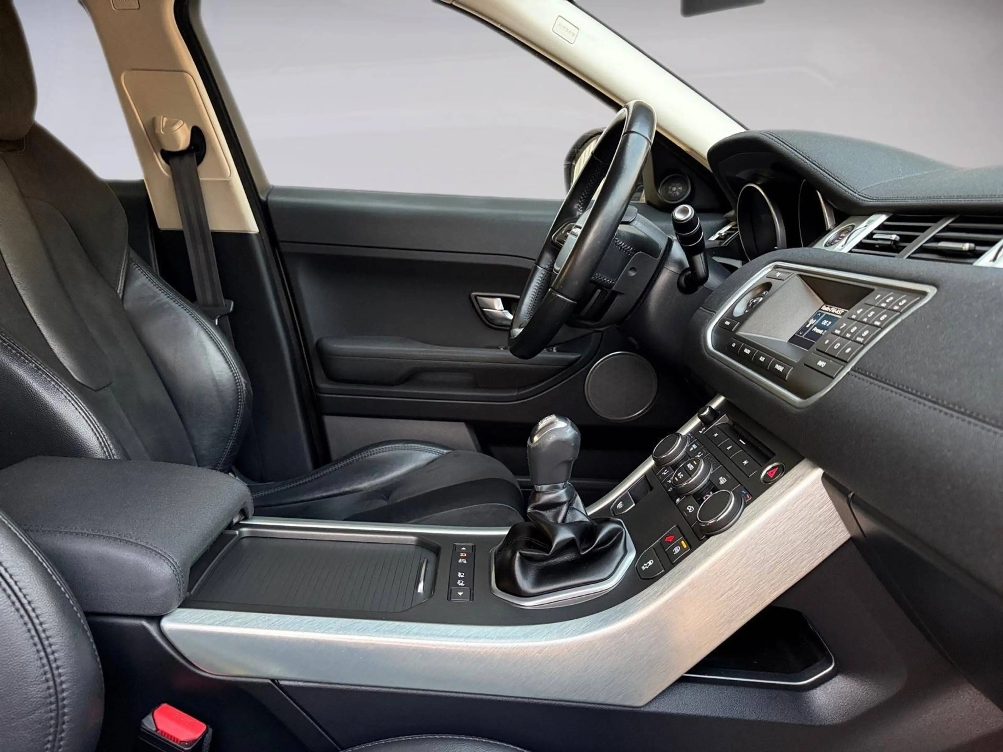 Land Rover Range Rover Evoque Pure — photo 12