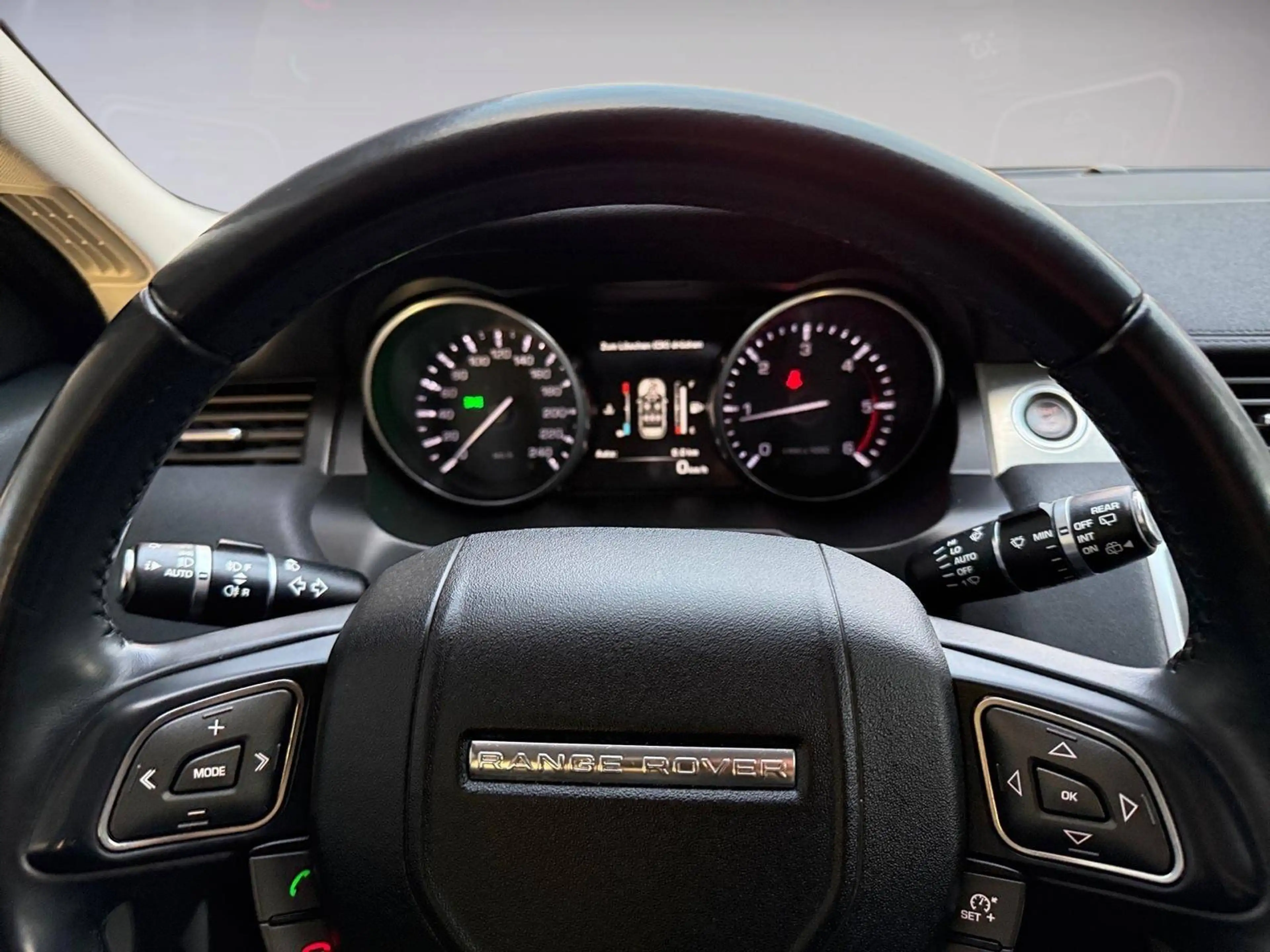 Land Rover Range Rover Evoque Pure — photo 14