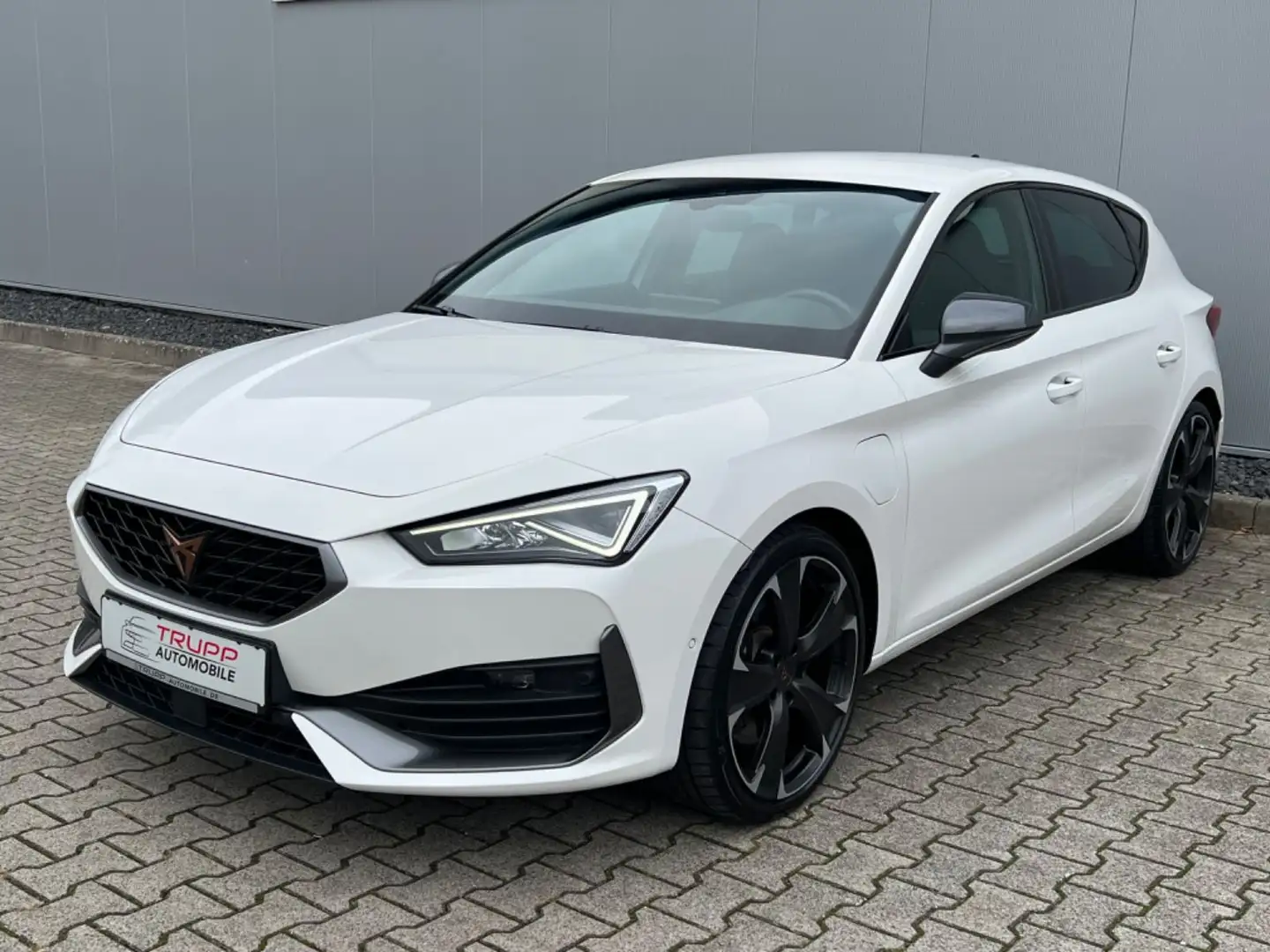 CUPRA Leon VZ e-Hybrid/LED/VIRTUAL/ACC/R-KAM/SHZ/NAVI Blanc - 2