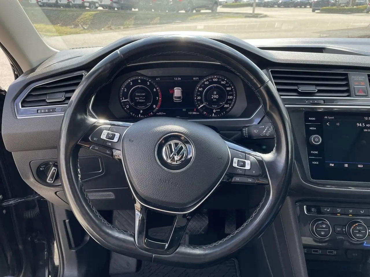 Volkswagen Tiguan снимка Volkswagen Tiguan