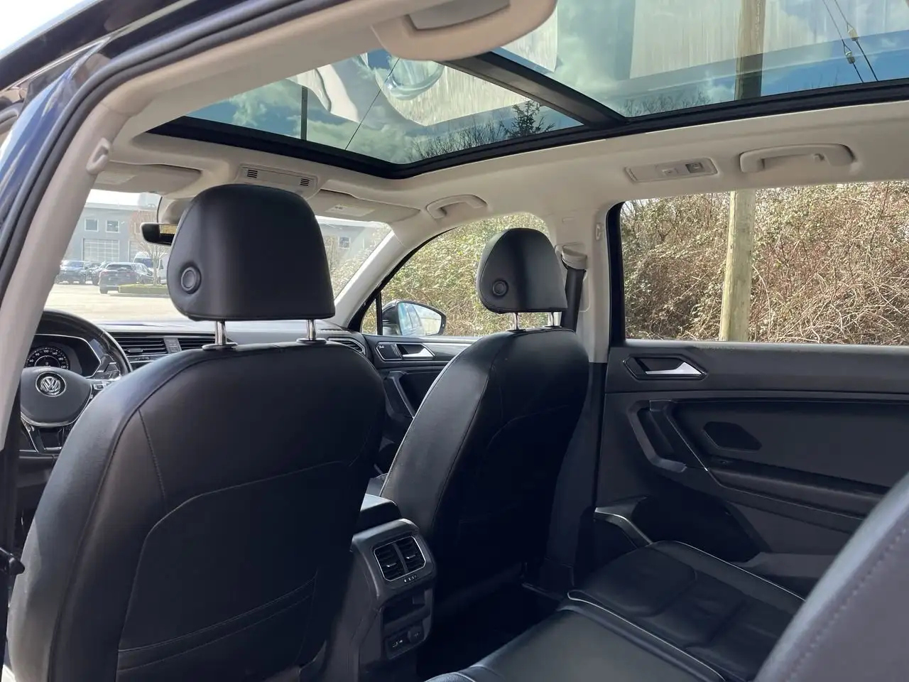 Volkswagen Tiguan снимка Volkswagen Tiguan