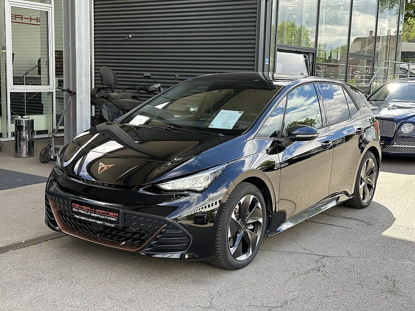 CUPRA Born 77kWh e-Boost / Wärmepumpe / Head Up / 19" Schwarz - 1