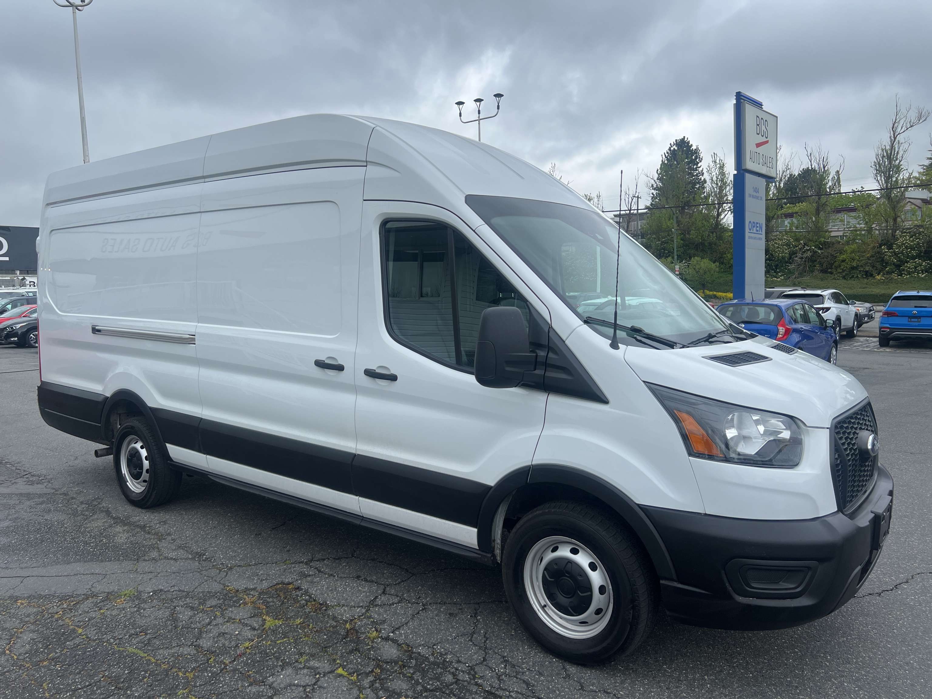 2022 Ford Transit Cargo Van