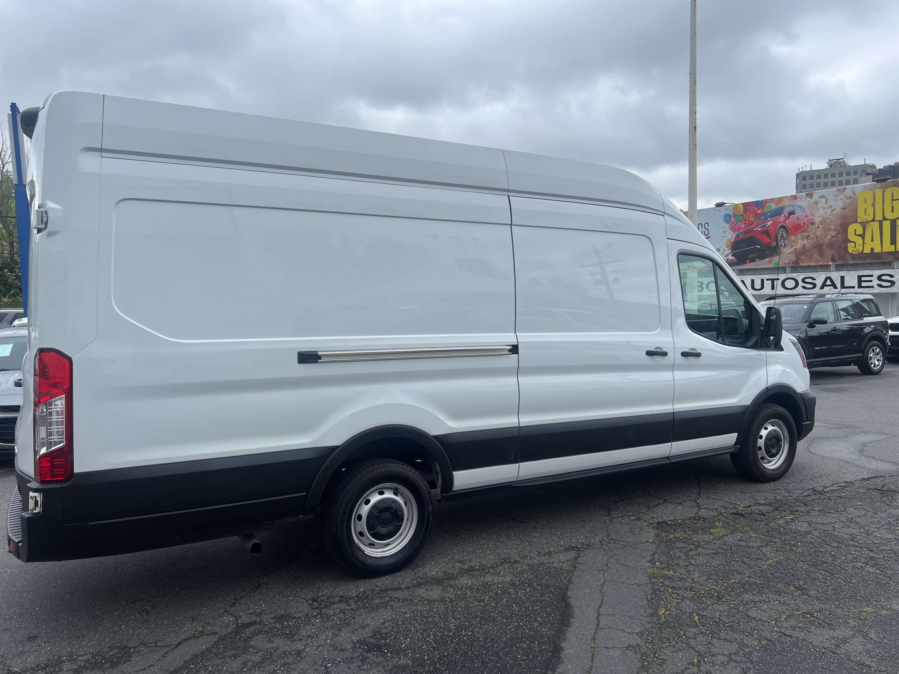 2022 Ford Transit Cargo Van