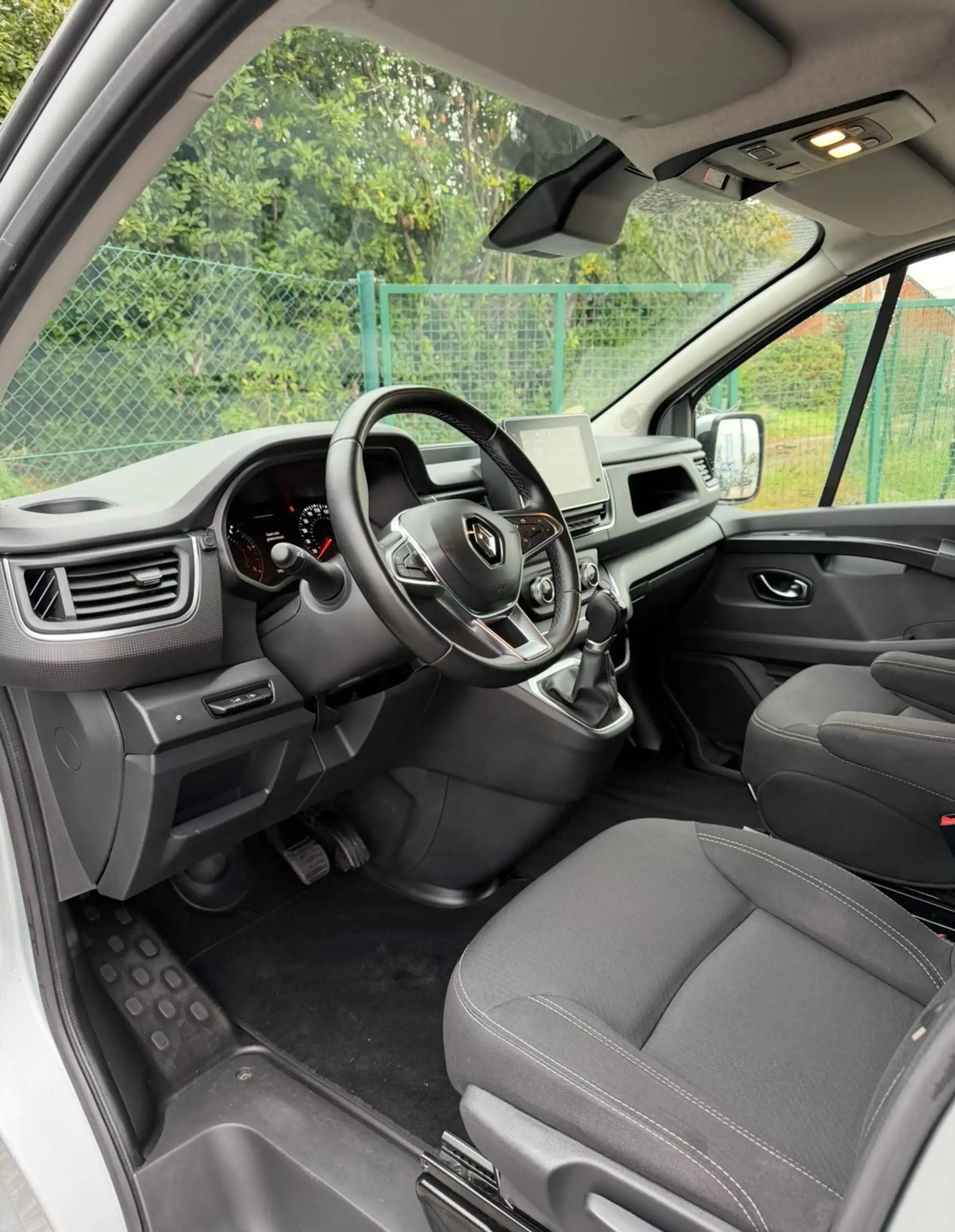 Renault Trafic 2.0// L2 // 170 PK// Automaat // 5 Seats // RED //€26440 Ex Btw — photo 9