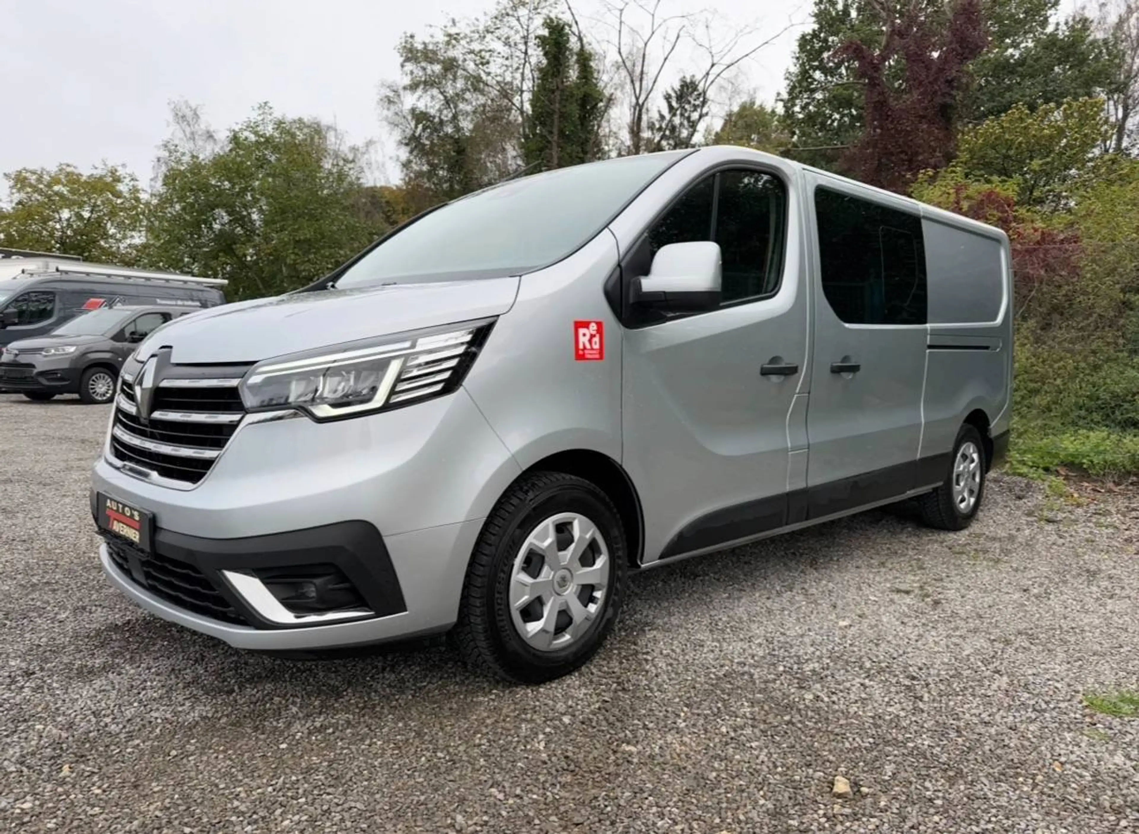 Renault Trafic 2.0// L2 // 170 PK// Automaat // 5 Seats // RED //€26440 Ex Btw