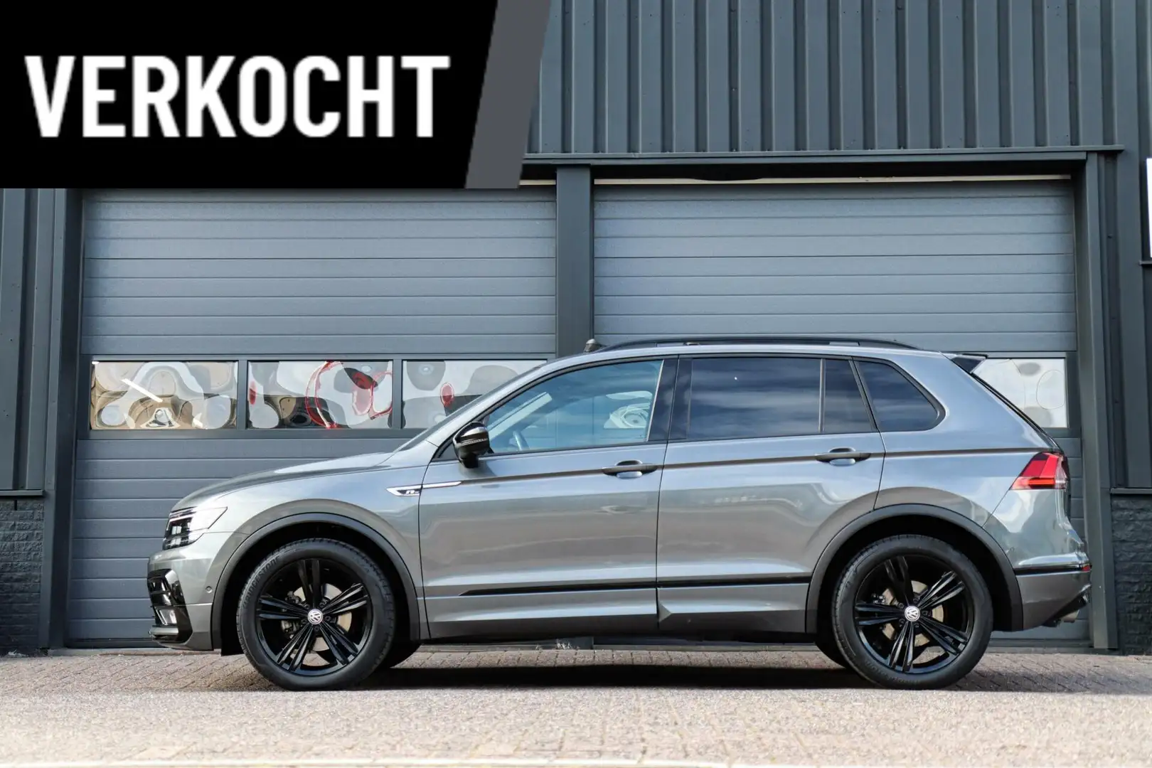 Volkswagen Tiguan 1.5 TSI ACT 2x R-Line Black Pakket /LED/PANODAK/ME Gris - 2