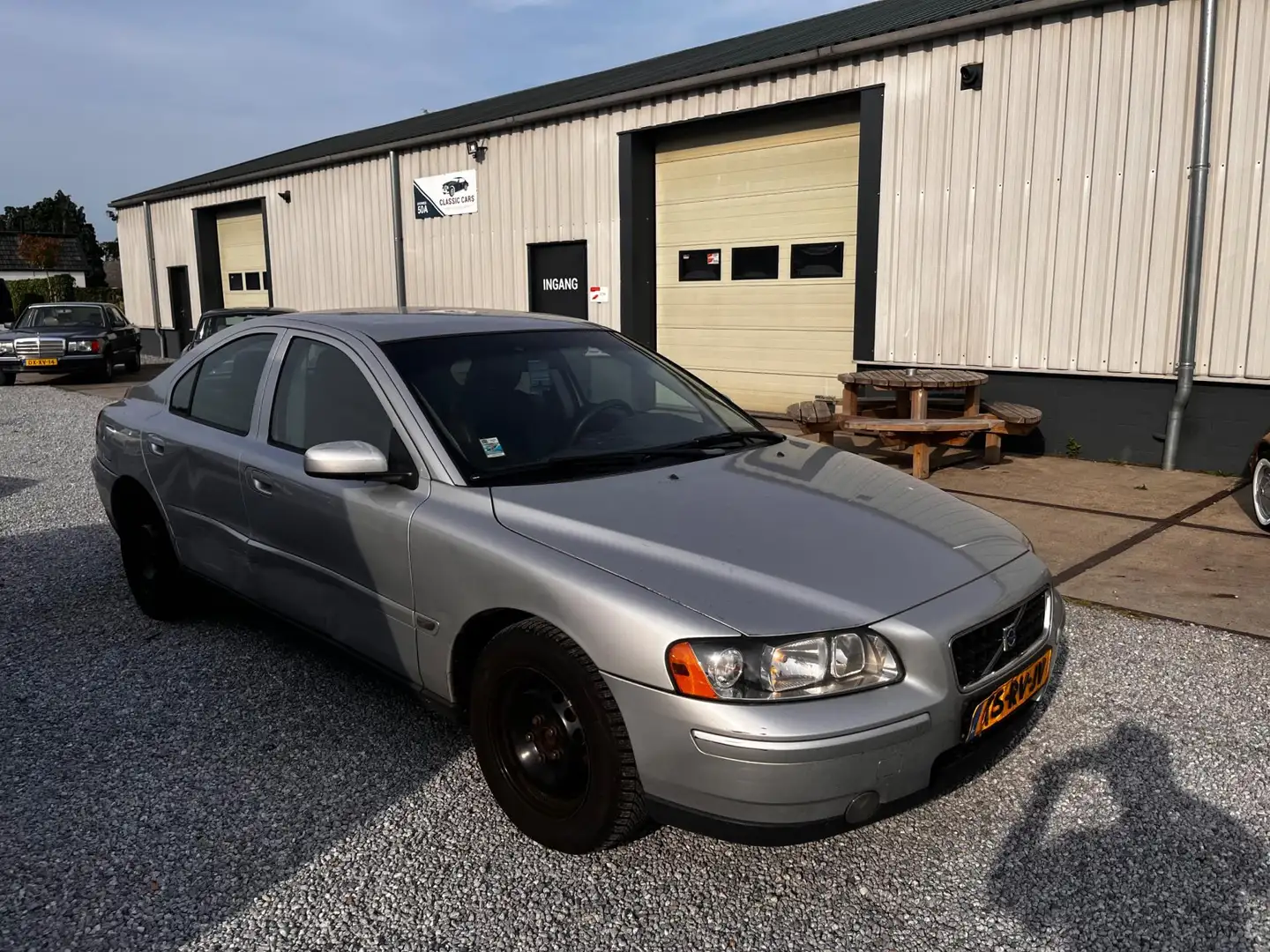 Volvo S60 2.4 Kinetic Chrono Gris - 2