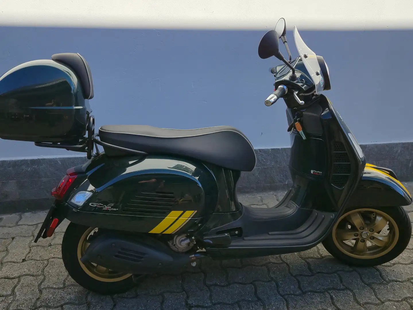 Vespa GTS Super Racing Sixties 300 ABS Verde - 2