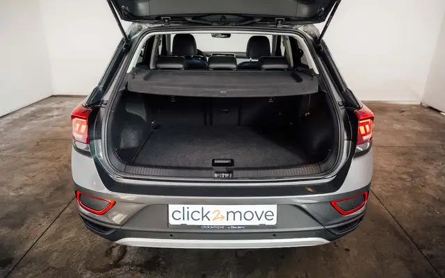 Volkswagen T-Roc view 7