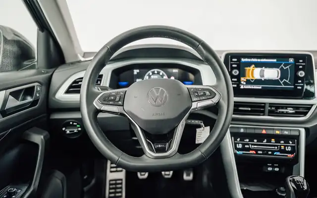 Volkswagen T-Roc view 12