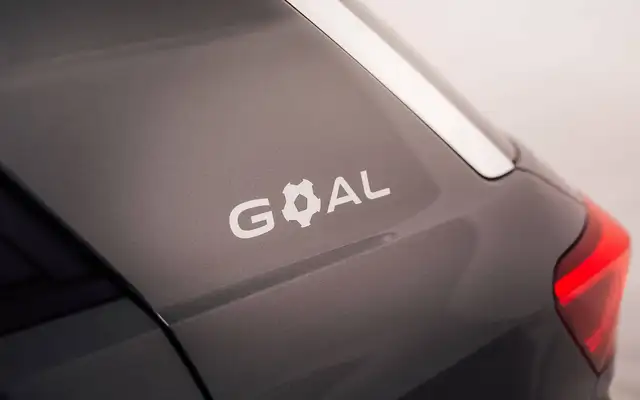 Volkswagen T-Roc view 5