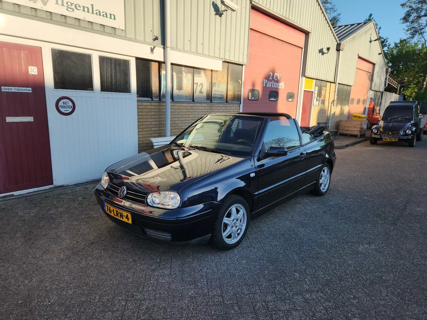 Volkswagen Golf Cabriolet 2.0 Highline Albastru - 1