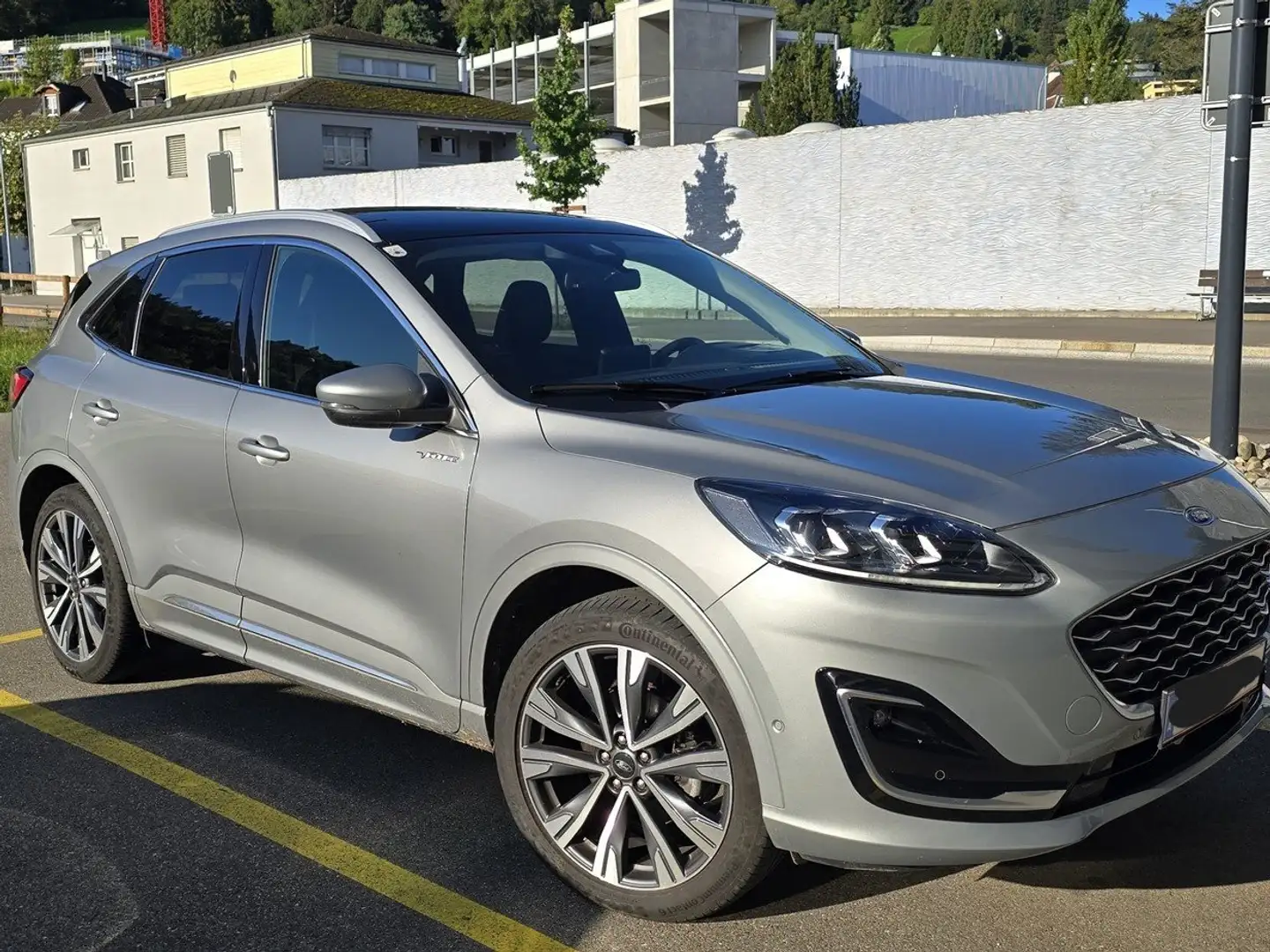 Ford Kuga Vignale AWD 2,5 Duratec FHEV Panoramadach Leder Grau - 1