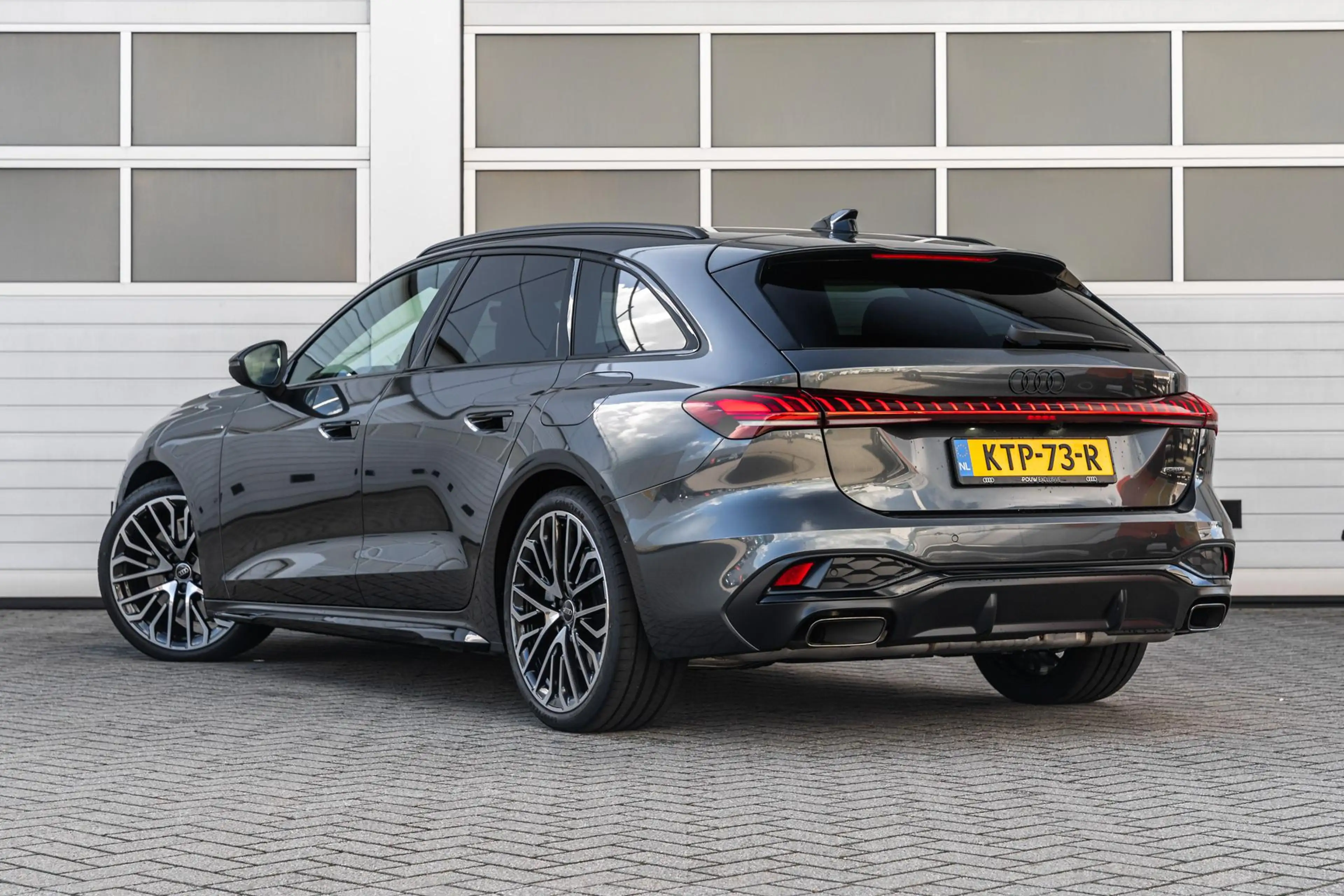 Audi A5 Avant 2.0 e-hybrid 299pk quattro S edition Competi — photo 11