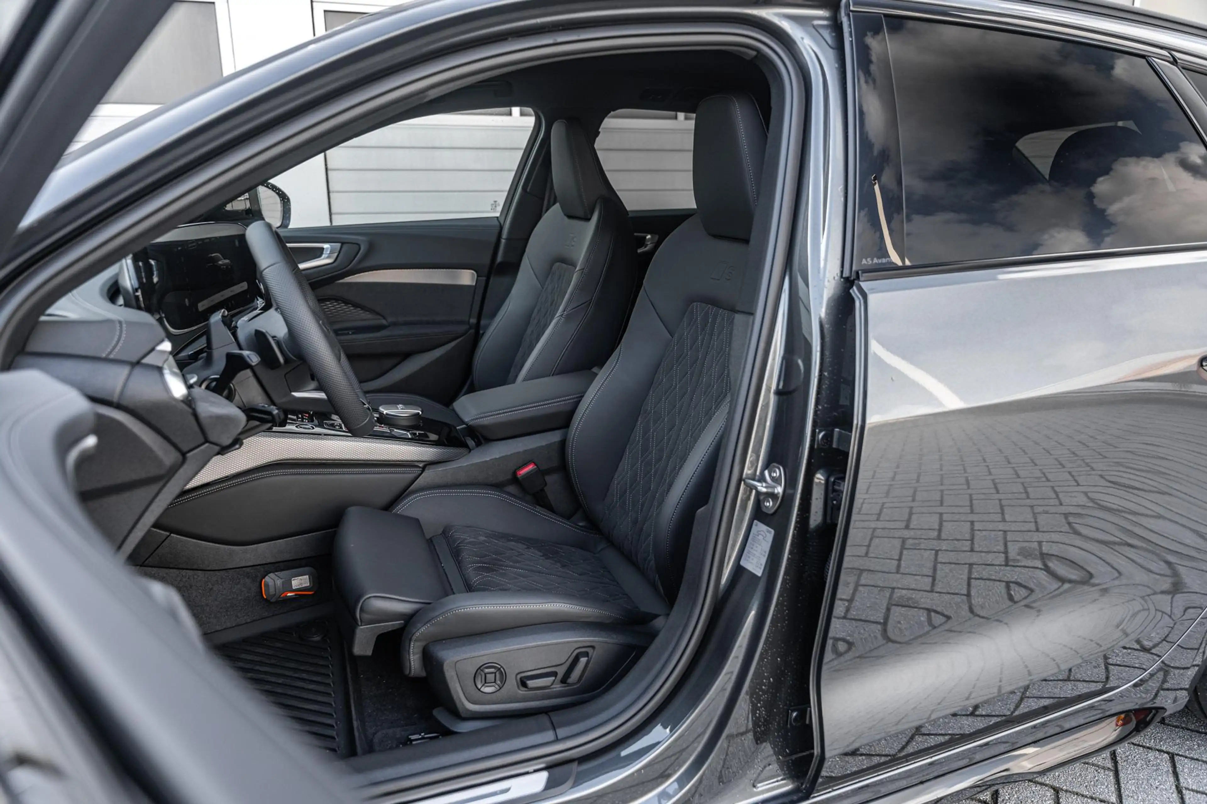 Audi A5 Avant 2.0 e-hybrid 299pk quattro S edition Competi — photo 4