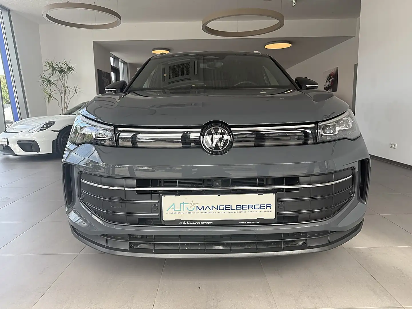 Volkswagen Tiguan 1.5 eTSI Life Grau - 2