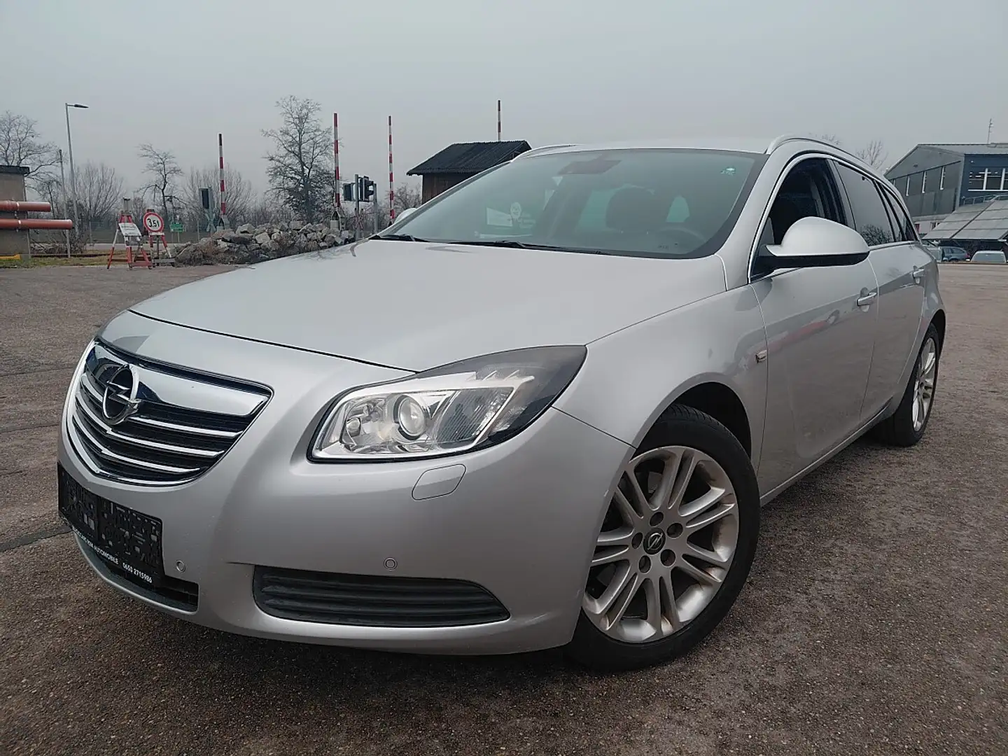 Opel Insignia ST 2,0 Edition CDTI DPF Allrad Silber - 1
