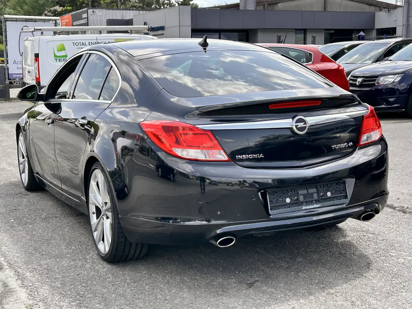 Opel Insignia 2.0T Sportive 4x4 Noir - 2
