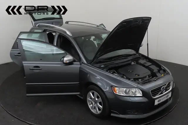 Volvo V50 view 6